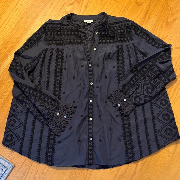 Sundance Tops - Sundance Corrine Romance embroidered Top size XL navy blue